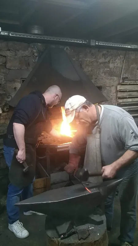 Atelier de forge, artisan forgeron à vielverge, ô feu Forgé, Vielverge, O Feu Forgé