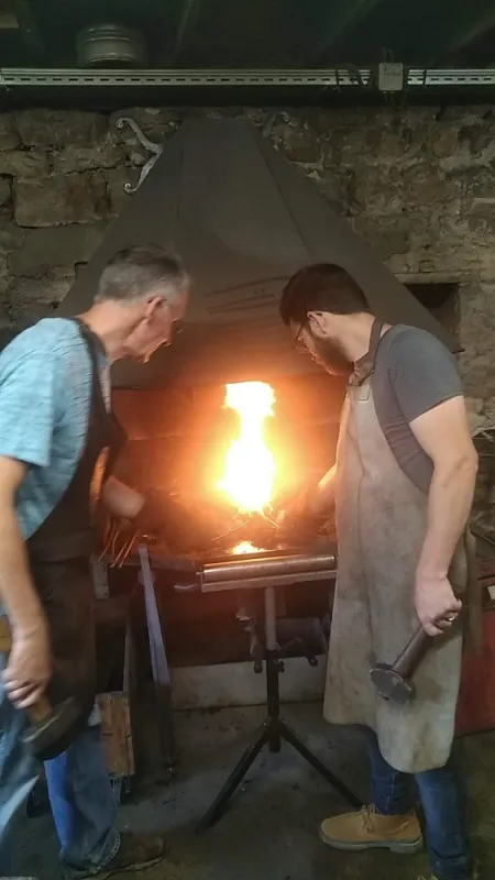 Atelier de forge, artisan forgeron à vielverge, ô feu Forgé, Vielverge, O Feu Forgé