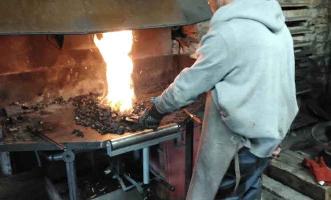 Couteau forgé, stage de forge coutellerie, artisan forgeron à Vielverge proche de Chalon-sur-Saône, Vielverge, O Feu Forgé