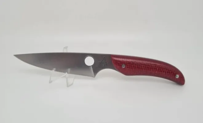 L' Officier couteau d' office, manche micarta rouge