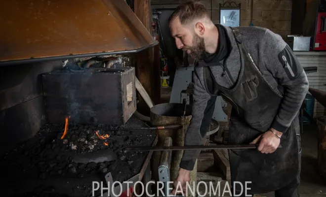 L' atelier par photocreanomade.fr, Vielverge, O Feu Forgé