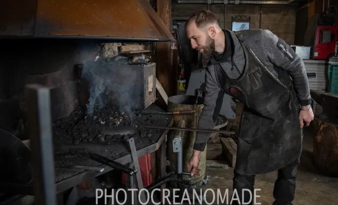 L' atelier par photocreanomade.fr, Vielverge, O Feu Forgé