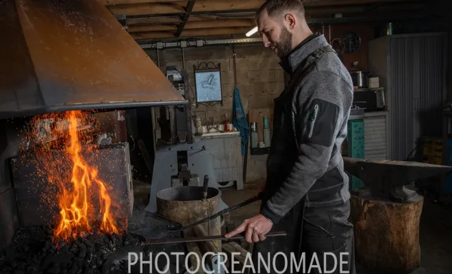 L' atelier par photocreanomade.fr, Vielverge, O Feu Forgé